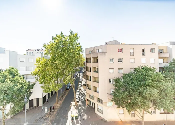 Appartement Cosy Avec Balcony And Garage-Charpennes